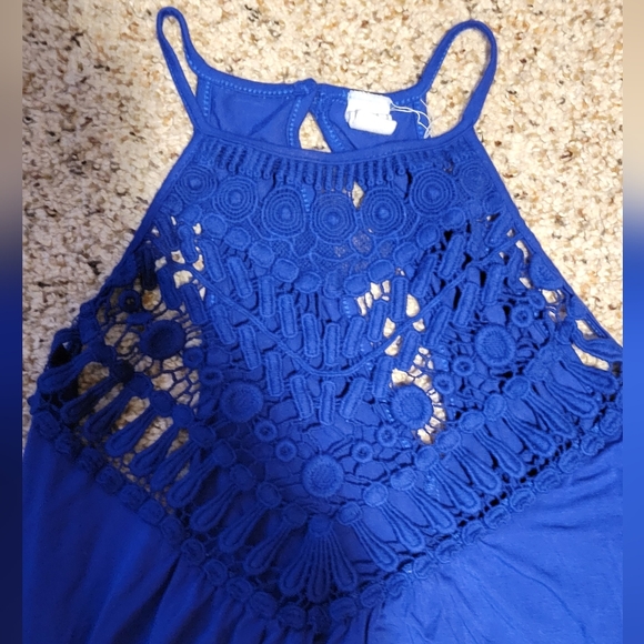 Blue Tank - Picture 3 of 7